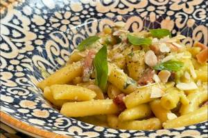 Enza Famiglia Trattoria
